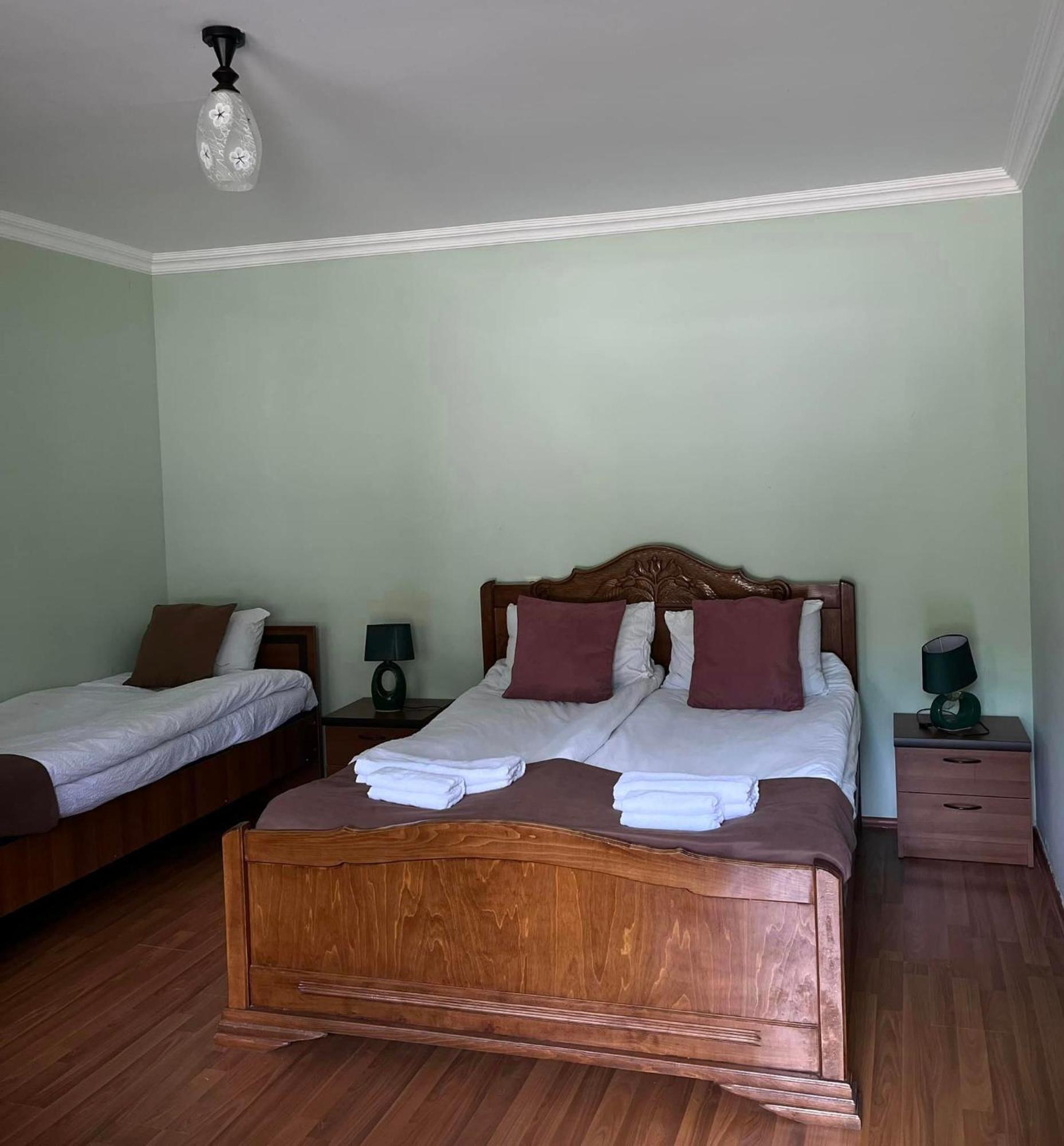 Tirebi Hotel Nakalakevi Ngoại thất bức ảnh
